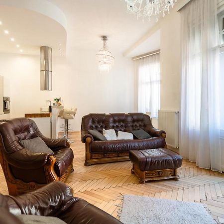 Garys Bright And Spacious Two Bedroom Flat Near Danube 布达佩斯 外观 照片