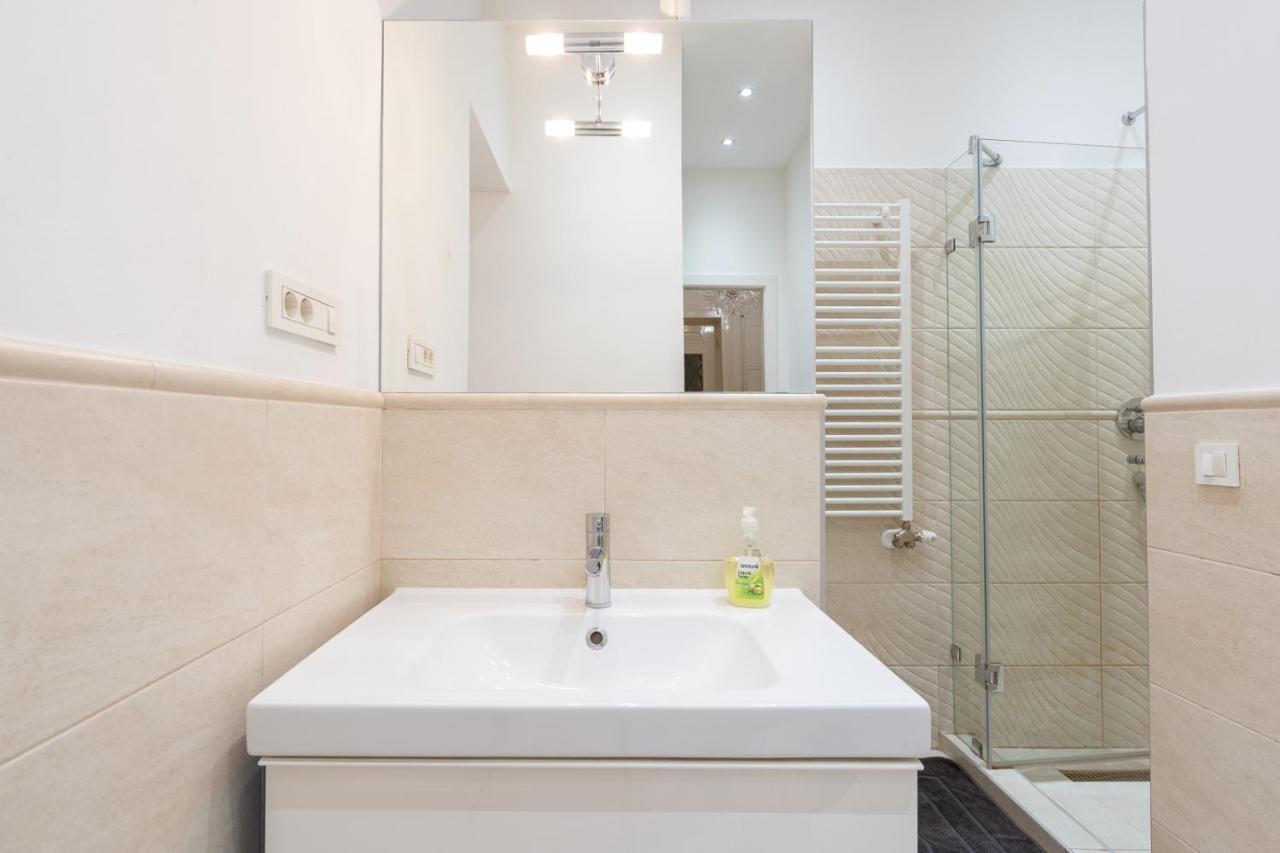 Garys Bright And Spacious Two Bedroom Flat Near Danube 布达佩斯 外观 照片