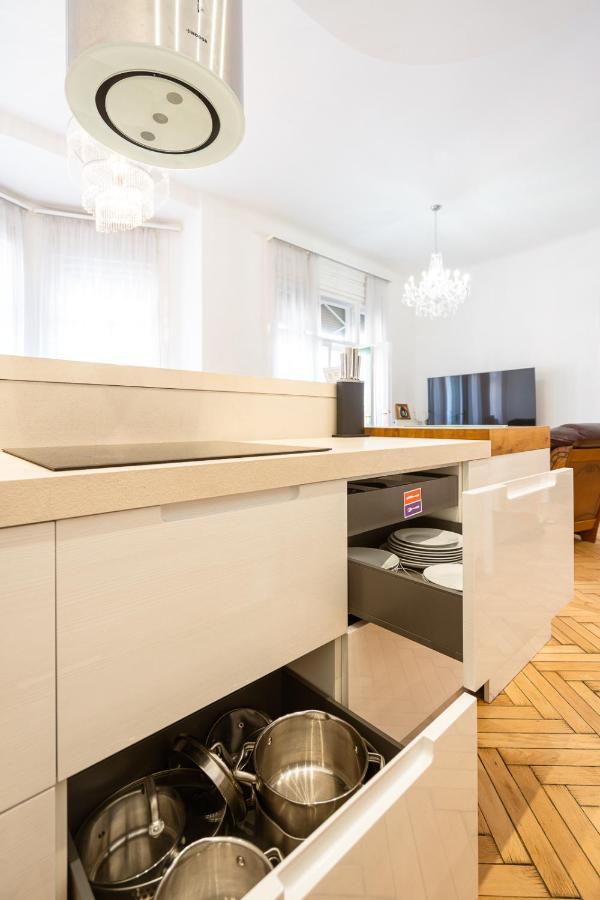 Garys Bright And Spacious Two Bedroom Flat Near Danube 布达佩斯 外观 照片