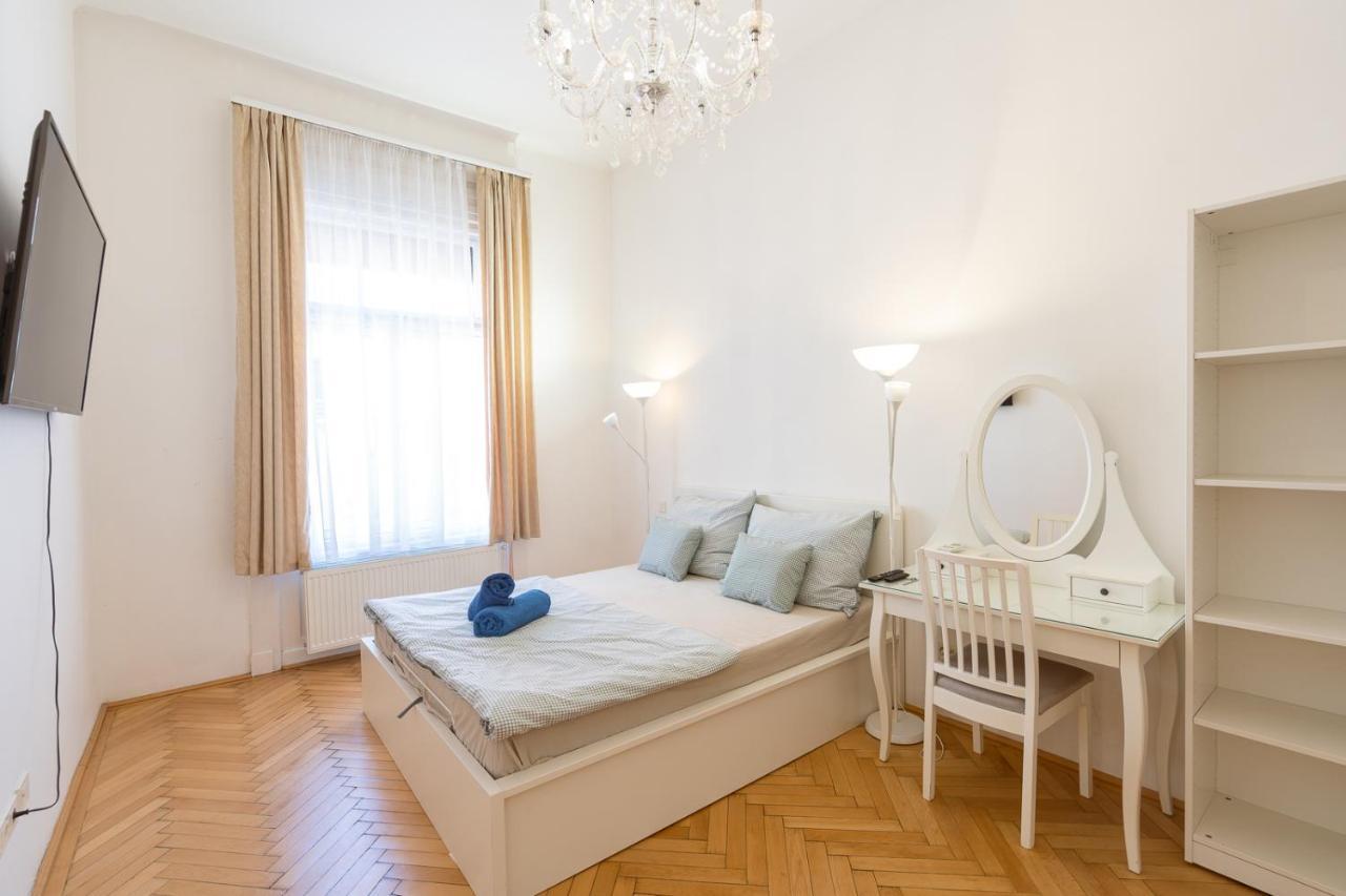 Garys Bright And Spacious Two Bedroom Flat Near Danube 布达佩斯 外观 照片