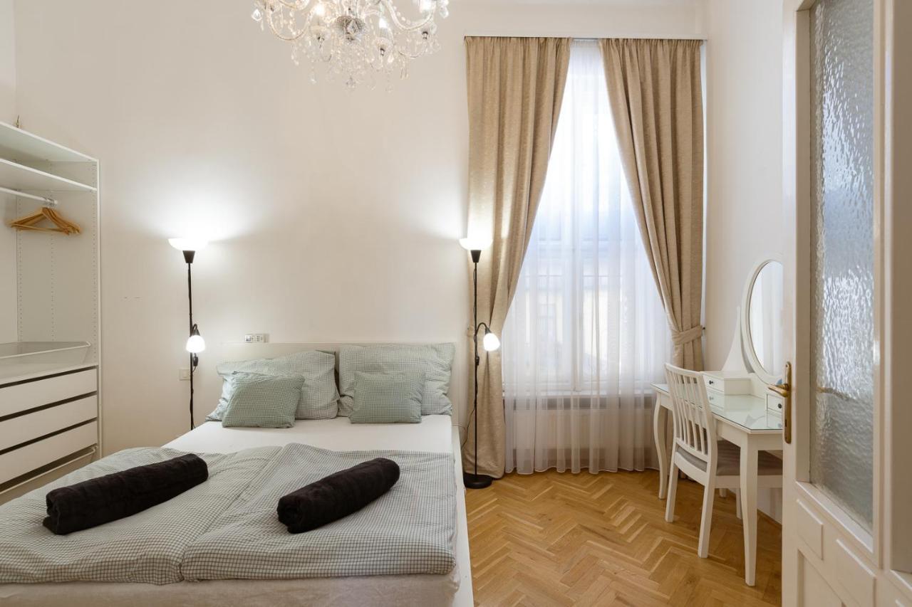 Garys Bright And Spacious Two Bedroom Flat Near Danube 布达佩斯 外观 照片