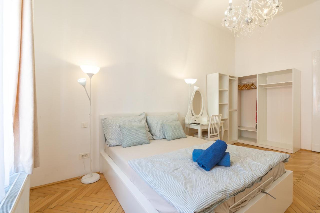Garys Bright And Spacious Two Bedroom Flat Near Danube 布达佩斯 外观 照片