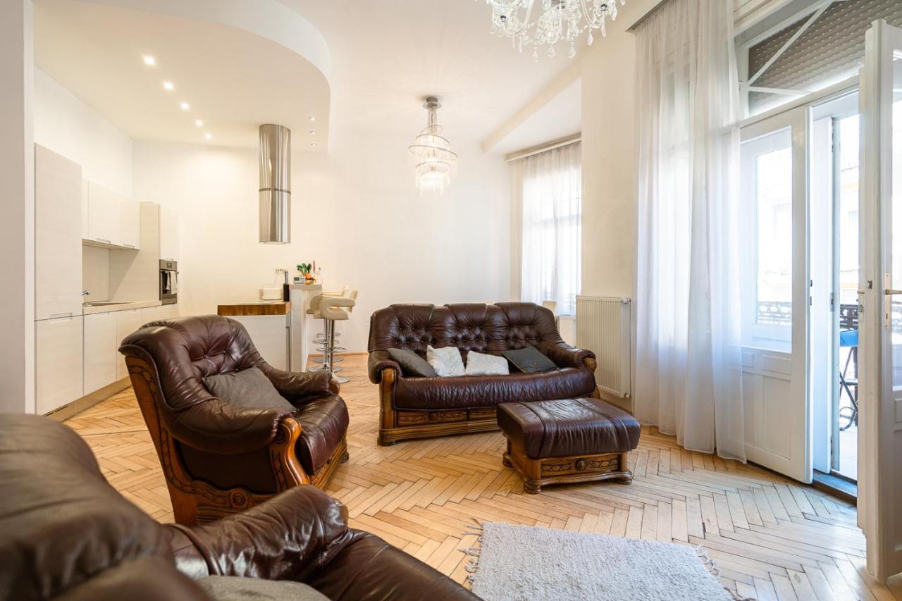 Garys Bright And Spacious Two Bedroom Flat Near Danube 布达佩斯 外观 照片